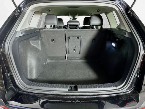 Used 2024 Volkswagen Taos SE image 27