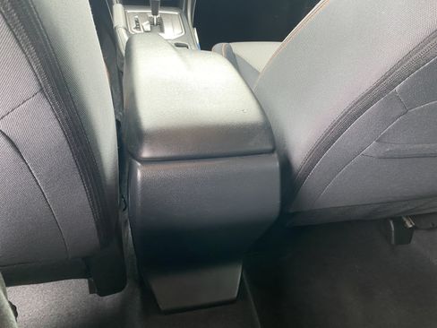 Used 2022 Subaru Crosstrek 2.0i Premium image 32