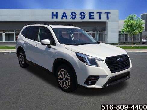 Used 2023 Subaru Forester Premium AWD/4WD image 1
