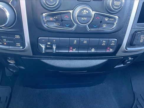 Used 2017 RAM 1500 Big Horn AWD/4WD image 30