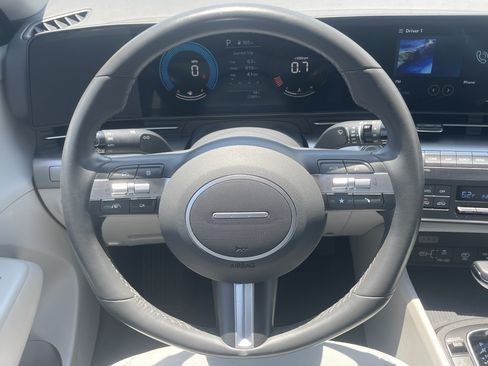 Used 2025 Hyundai Kona SEL AWD/4WD image 17