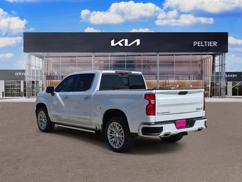 Used 2024 Chevrolet Silverado 1500 High Country w/ High Country Premium Package AWD/4WD image 4
