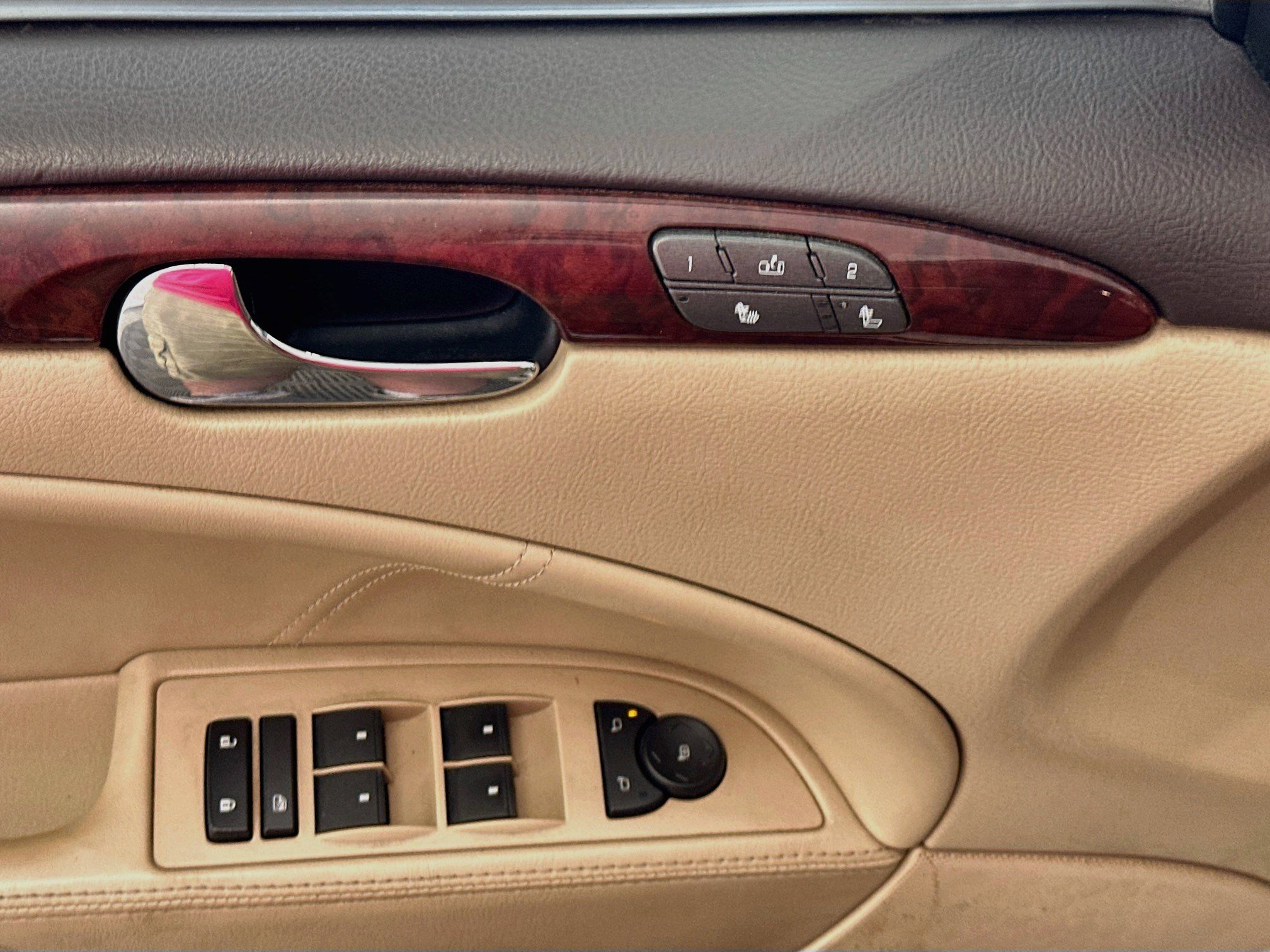 Used 2010 Buick Lucerne CXL w/ Driver Confidence Package FWD image 15