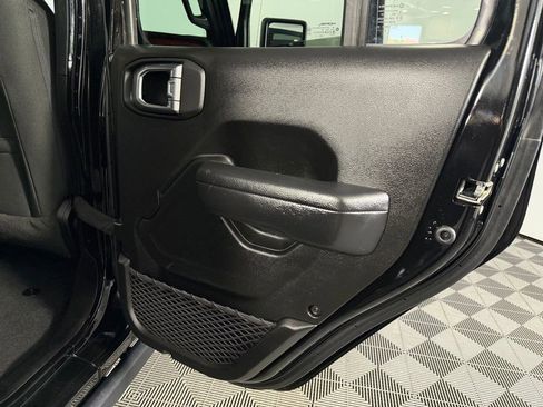 Certified 2023 Jeep Gladiator Rubicon w/ Cold Weather Group image 29