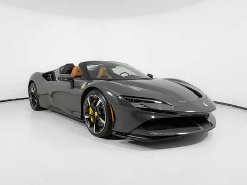 Used 2023 Ferrari SF90 Spider AWD/4WD image 7