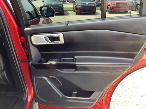 Used 2021 Ford Explorer ST w/ Equipment Group 401A AWD/4WD image 18