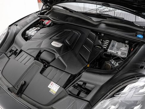 Used 2023 Porsche Cayenne S Platinum w/ Premium Package Plus image 47