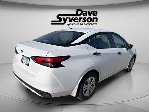 Used 2021 Nissan Versa S FWD image 4