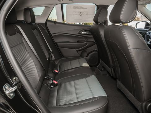 New 2026 Chevrolet Trax LT w/ Driver Confidence Package image 32