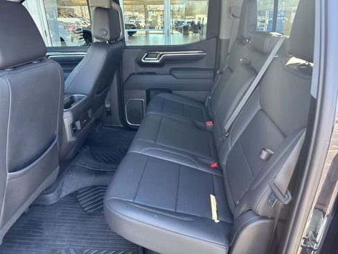 Used 2023 Chevrolet Silverado 1500 LT Trail Boss w/ Convenience Package II image 21