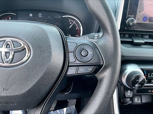Used 2025 Toyota RAV4 XLE AWD/4WD image 19
