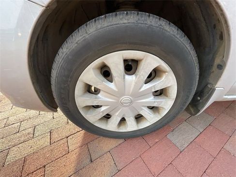 Used 2014 Nissan Versa S Plus image 10