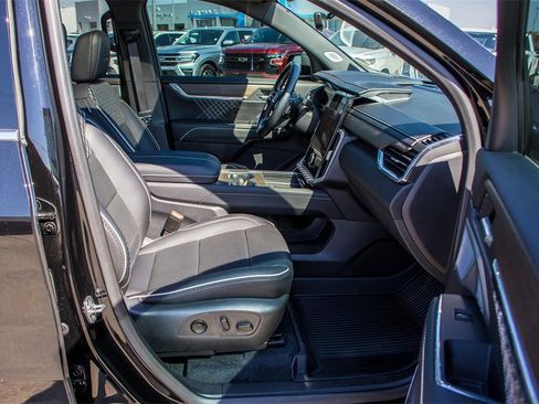 Used 2024 GMC Acadia Denali w/ Super Cruise Package image 13