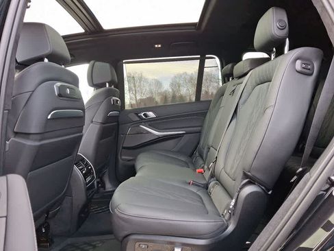 Used 2025 BMW X7 M60i AWD/4WD image 5