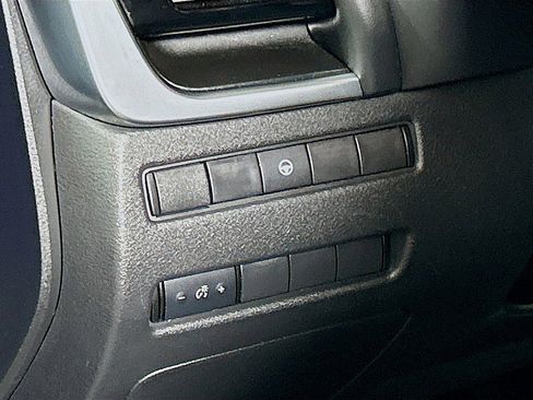 Used 2022 Nissan Rogue SV image 10