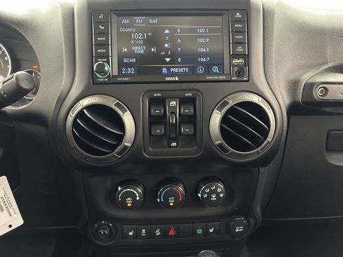 Used 2016 Jeep Wrangler Unlimited Sport AWD/4WD image 20