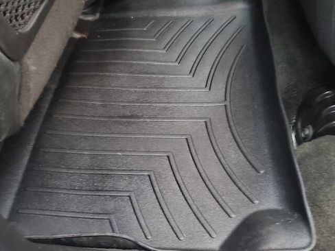 Used 2017 Chevrolet Equinox LT w/ Convenience Package image 39