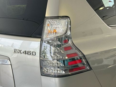 Used 2022 Lexus GX 460 Premium w/ Premium Plus Package AWD/4WD image 24
