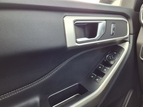 Used 2021 Ford Explorer XLT w/ Equipment Group 202A image 21