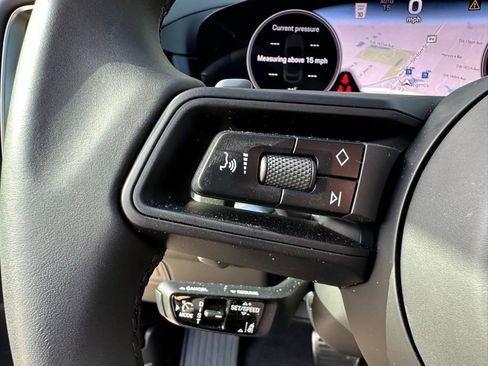 Used 2025 Porsche Cayenne S image 17