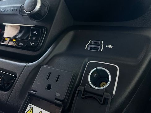 Used 2024 RAM ProMaster 2500 w/ Convenience Group image 34