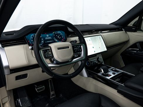 Used 2023 Land Rover Range Rover Long Wheelbase SE image 13