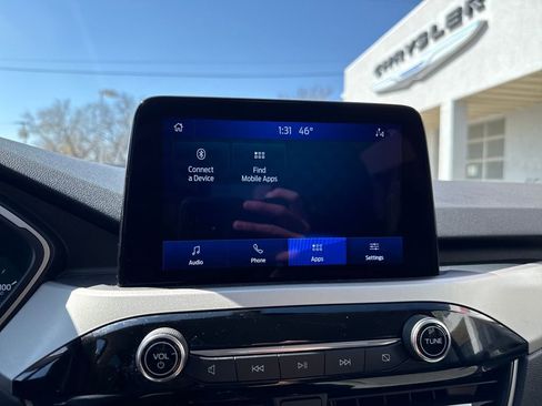 Used 2022 Ford Escape SE w/ Cold Weather Package AWD/4WD image 13