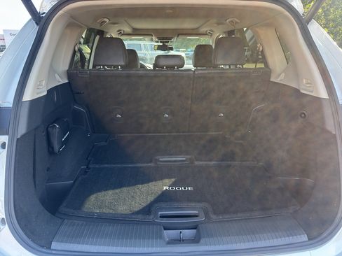 Used 2025 Nissan Rogue SL w/ SL Premium Package FWD image 21