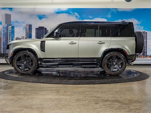 Used 2025 Land Rover Defender 110 X-Dynamic SE AWD/4WD image 6