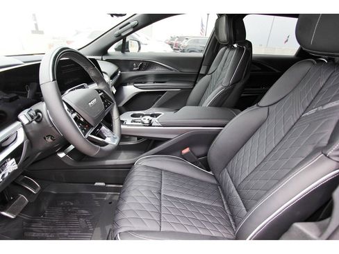 New 2026 Cadillac Lyriq V image 6