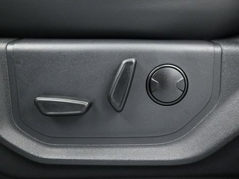 Certified 2024 Ford Expedition XLT RWD image 11