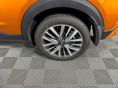 Used 2023 Nissan Kicks SV image 32
