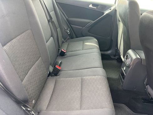 Used 2014 Volkswagen Tiguan S image 13