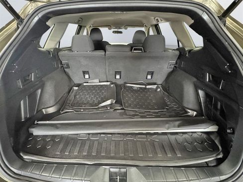 Used 2022 Subaru Outback Premium image 17