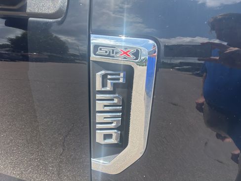 Used 2018 Ford F250 XL w/ STX Appearance Package AWD/4WD image 10
