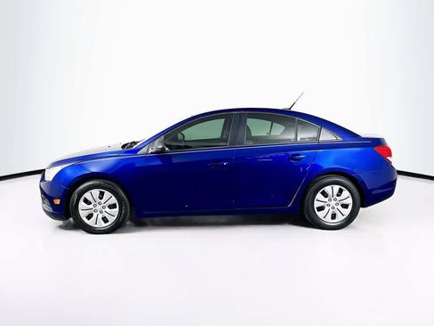 Used 2013 Chevrolet Cruze LS image 3