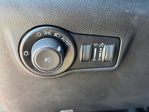 Used 2026 Jeep Compass Trailhawk AWD/4WD image 16