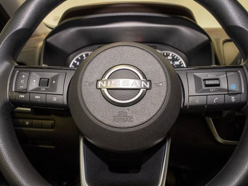 Used 2023 Nissan Rogue SV image 17