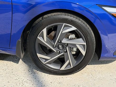 Certified 2025 Hyundai Elantra Sport FWD image 9