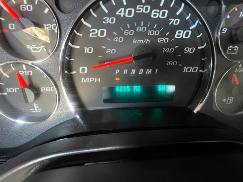 Used 2025 Chevrolet Express 2500 LT w/ LT Preferred Equipment Group RWD image 42