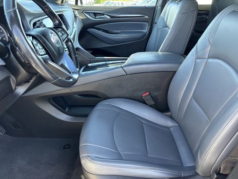 Used 2023 Buick Enclave Essence image 19