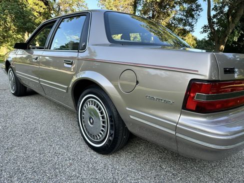Used 1996 Buick Century Sedan FWD image 99