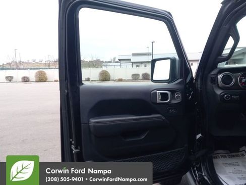 Used 2019 Jeep Wrangler Unlimited Rubicon image 10