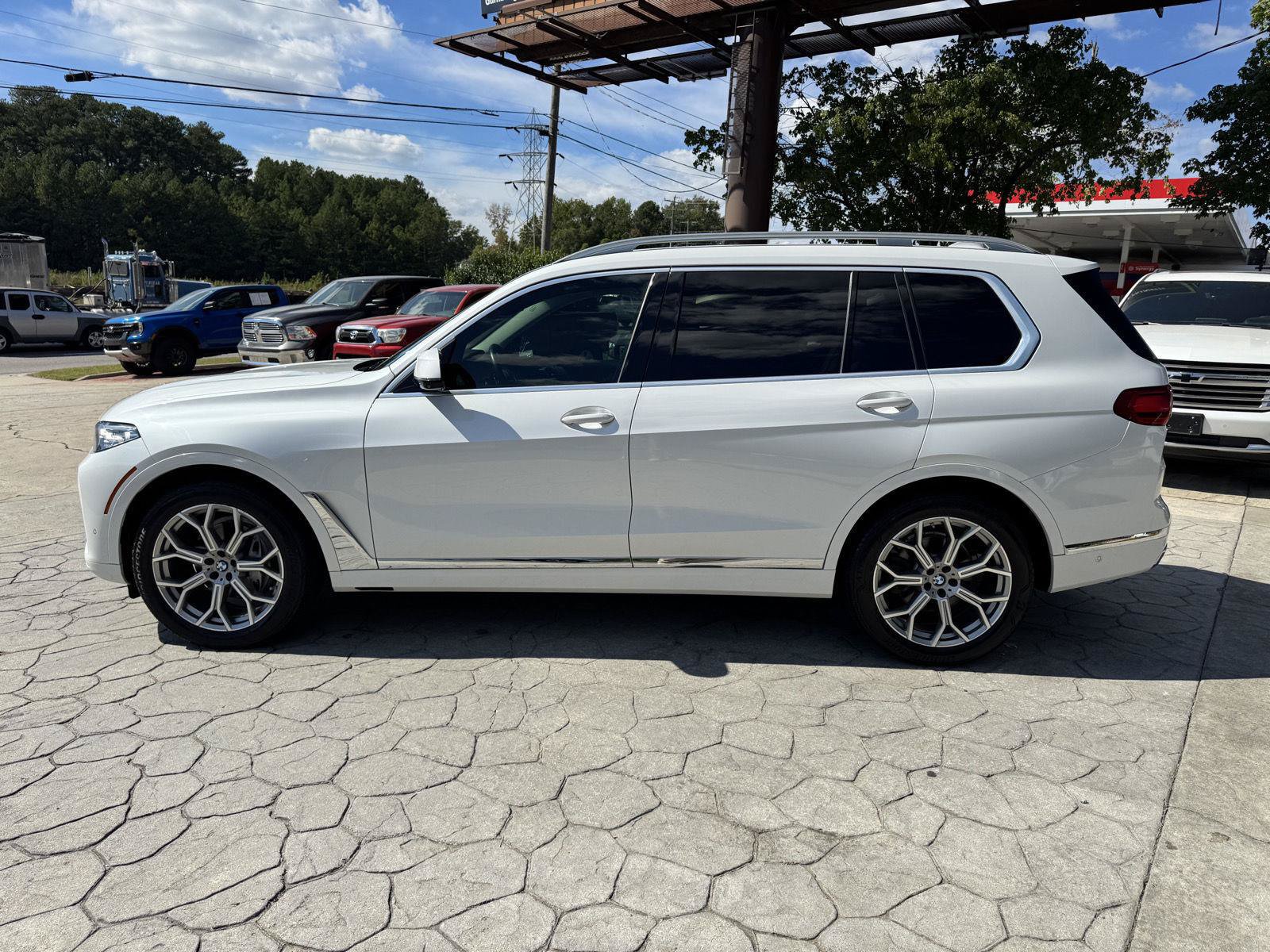 Used 2020 BMW X7 xDrive40i w/ Premium Package AWD/4WD image 11