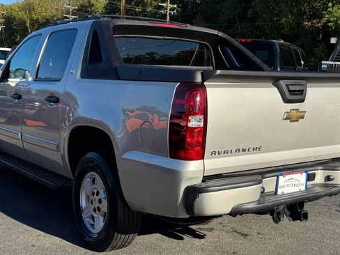 Used 2008 Chevrolet Avalanche LS AWD/4WD image 6