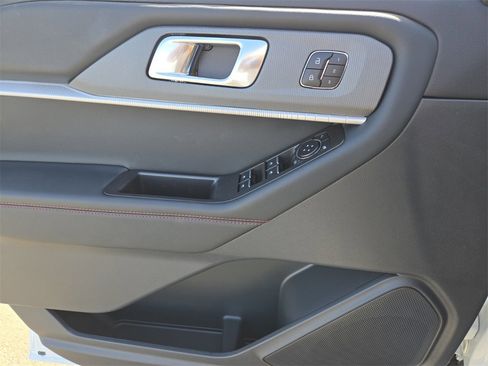 New 2025 Ford Explorer ST-Line w/ Premium Package image 11