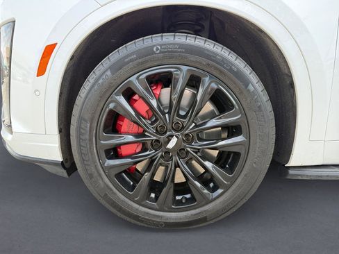 Certified 2023 Cadillac XT6 Sport w/ LPO, ONYX Package AWD/4WD image 14