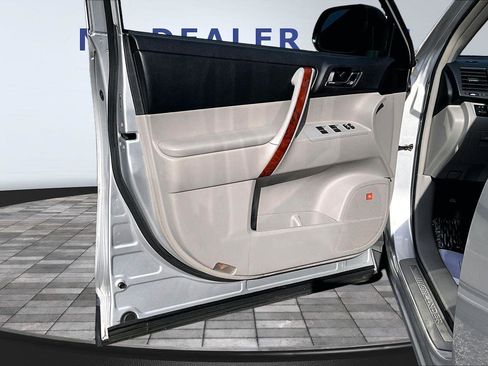 Used 2013 Toyota Highlander Limited image 20