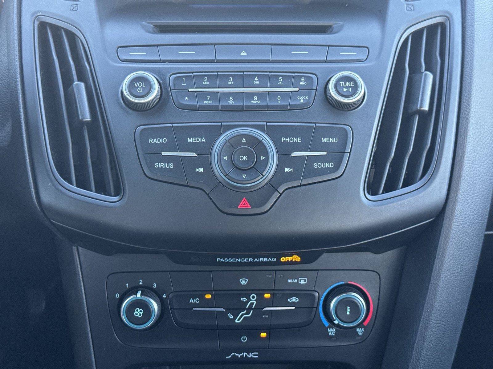 Used 2017 Ford Focus SE FWD image 11