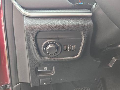New 2026 Jeep Grand Cherokee Laredo AWD/4WD image 18